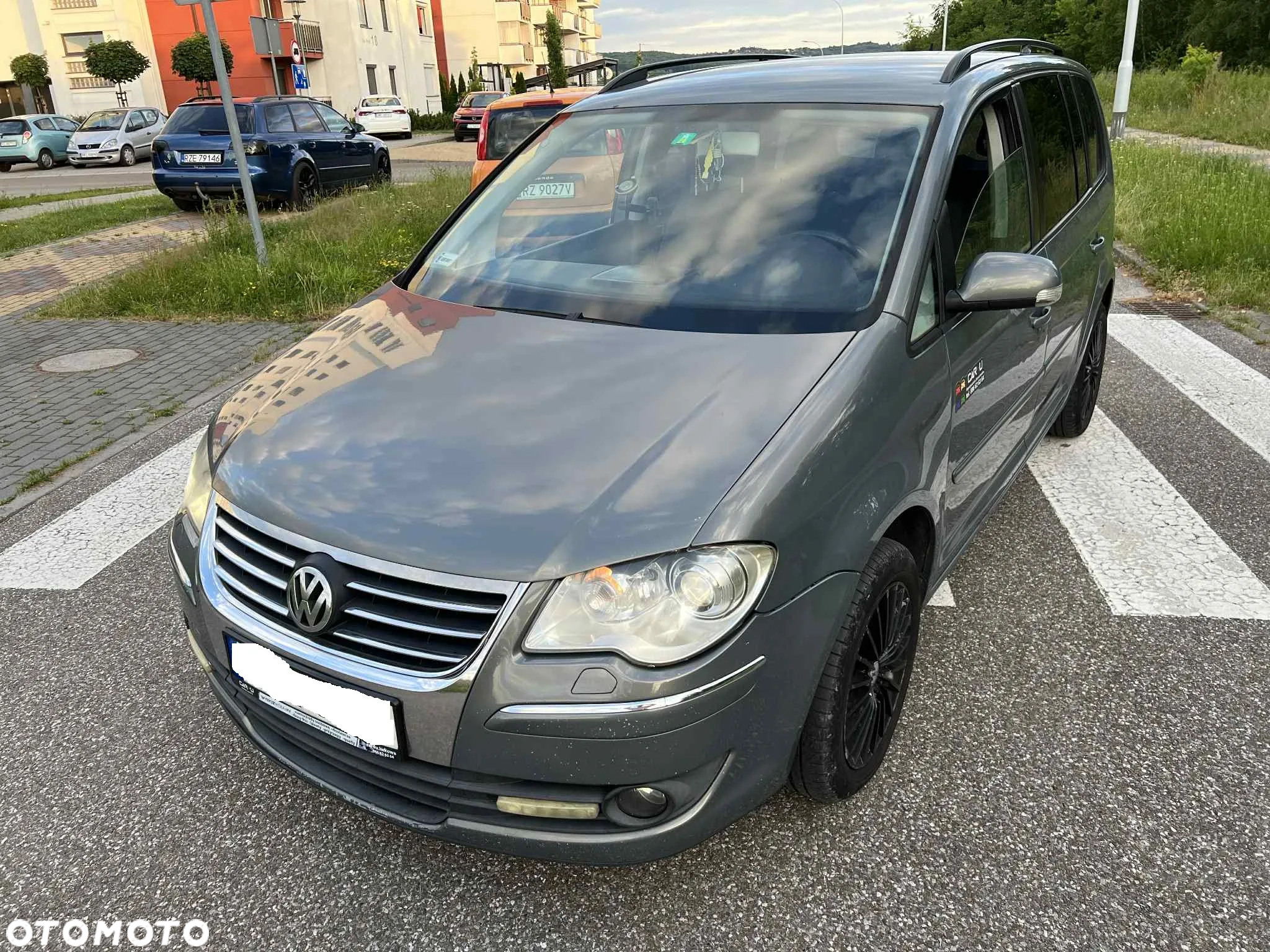 Volkswagen Touran 2.0 TDI Highline DSG - 10