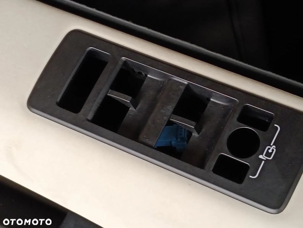 LAND ROVER DISCOVERY 16-20r Fotele Kanapy Boczki 3 Rzędy - 13