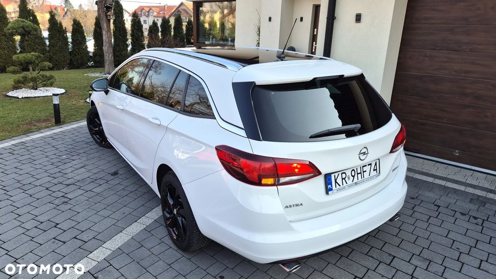 Opel Astra 1.6 T Dynamic S&S - 32