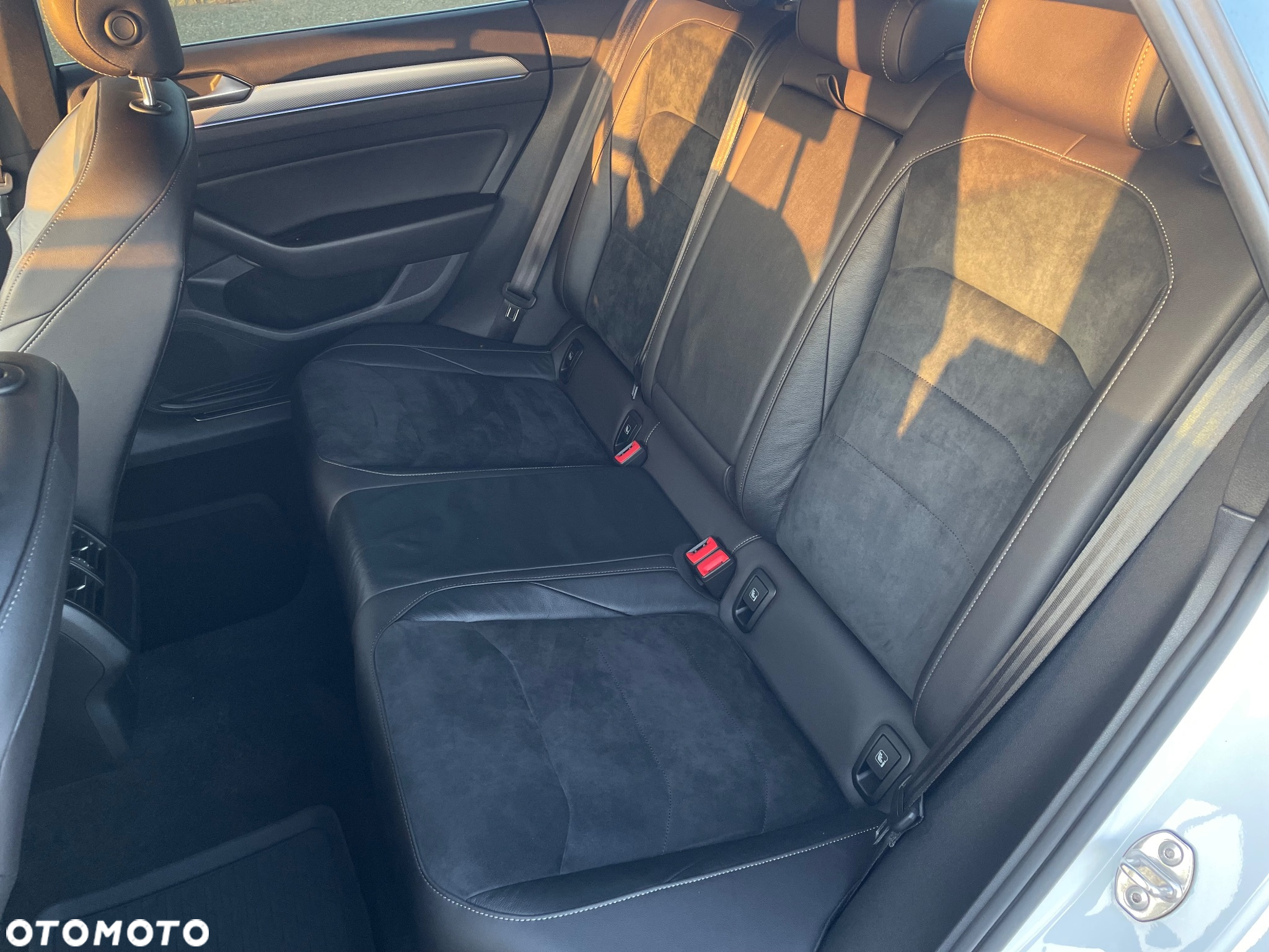 Volkswagen Arteon 2.0 TSI 4Motion R-Line DSG - 16