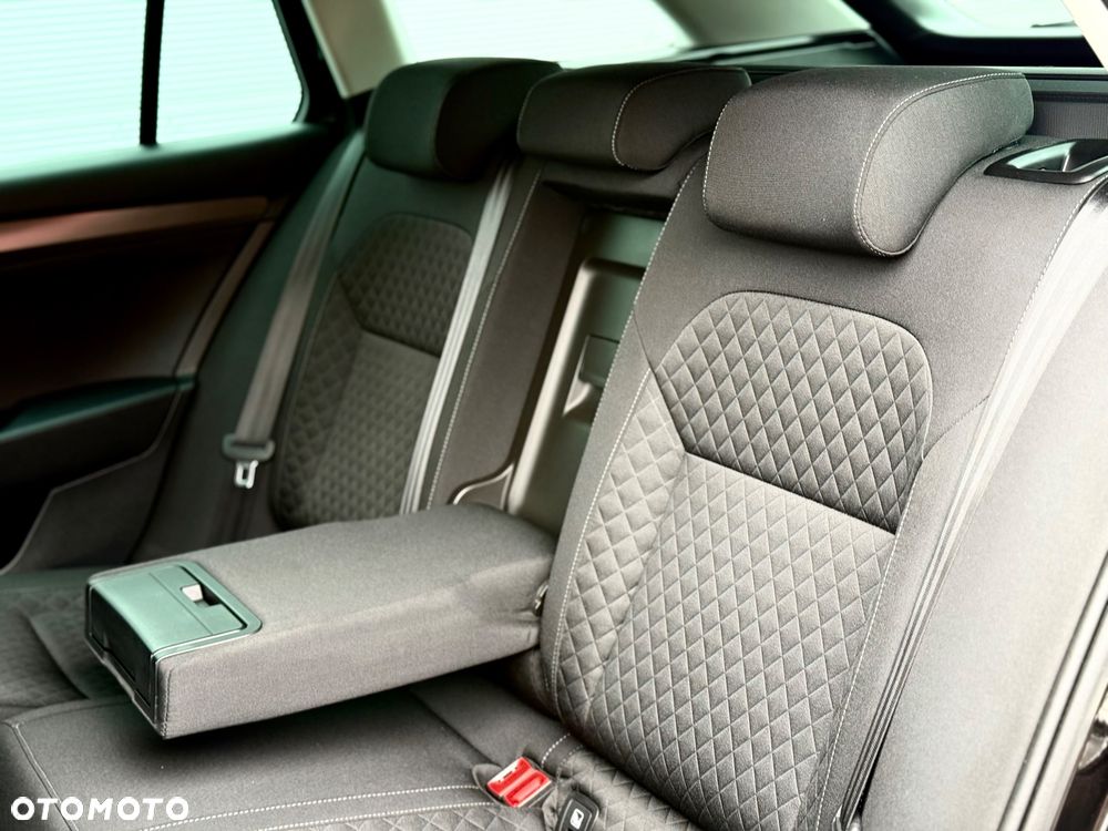 Skoda Superb 2.0 TDI DSG Premium Edition - 25