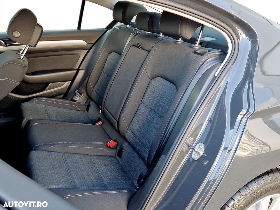 Volkswagen Passat 2.0 TDI SCR DSG Business - 13