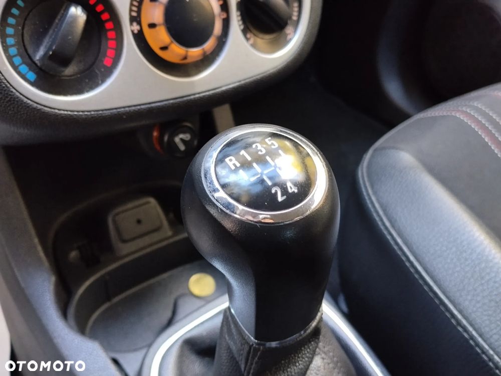 Opel Corsa 1.4 16V Color Edition - 17