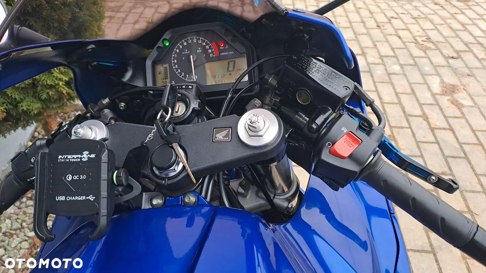 Honda CBR - 24