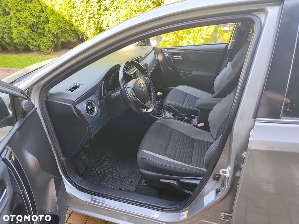 Toyota Auris - 5