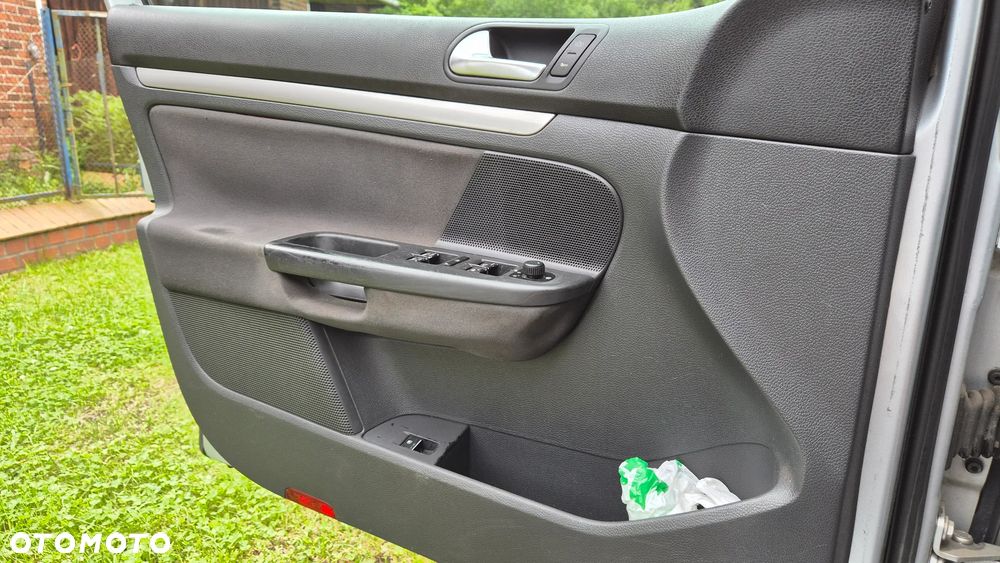 Volkswagen Golf V 1.9 TDI Comfortline - 23