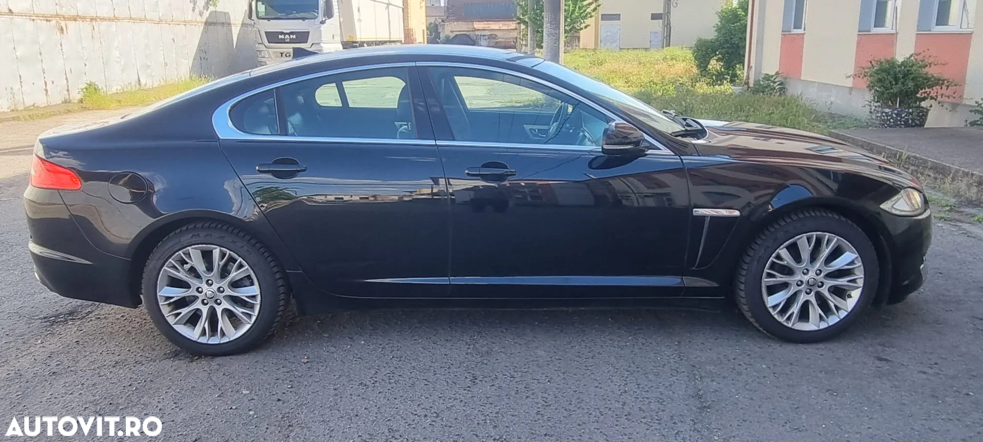 Jaguar XF - 15
