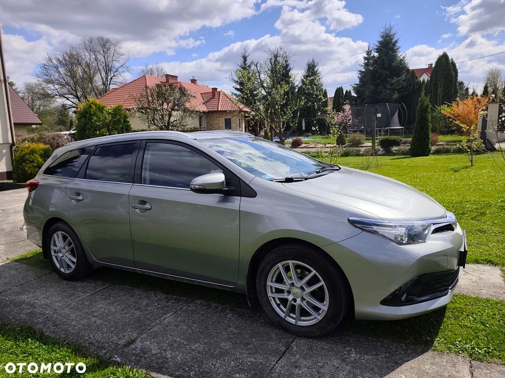 Toyota Auris 1.6 Premium Comfort - 1