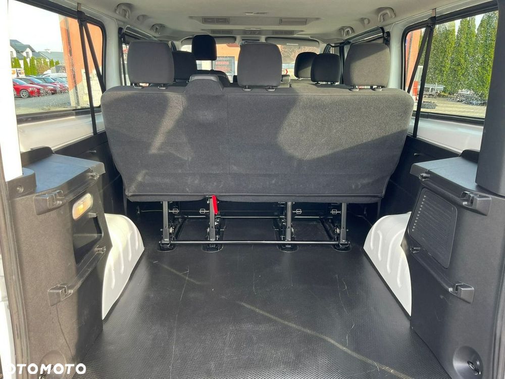 Renault Trafic - 16