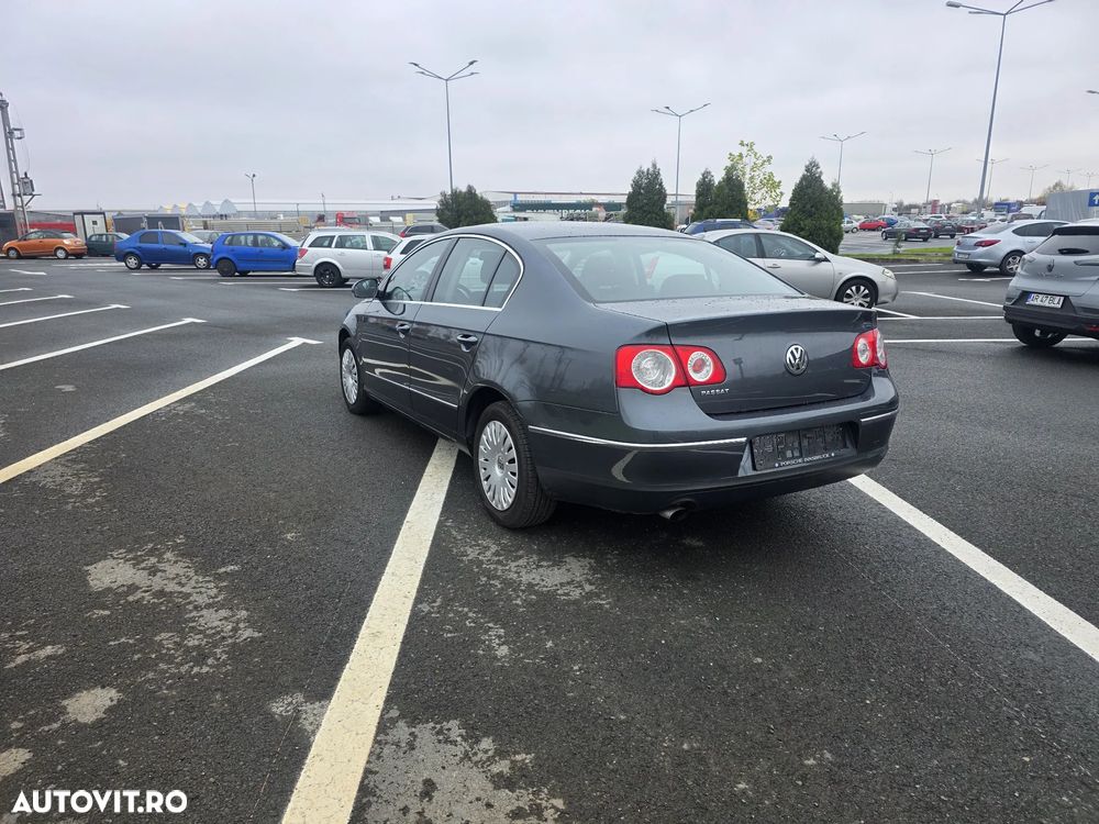 Volkswagen Passat - 4