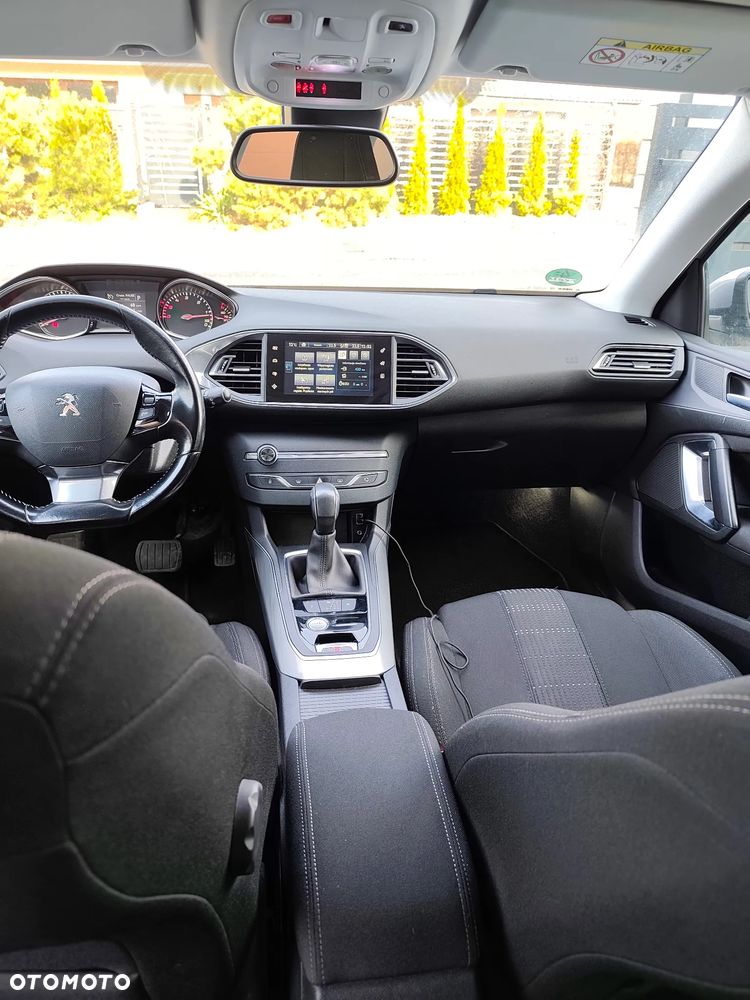 Peugeot 308 BlueHDi 120 EAT6 Stop & Start Active Business-Paket - 16
