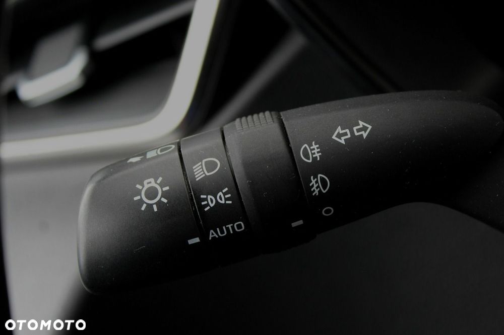 Toyota Corolla 1.8 Hybrid Comfort - 26