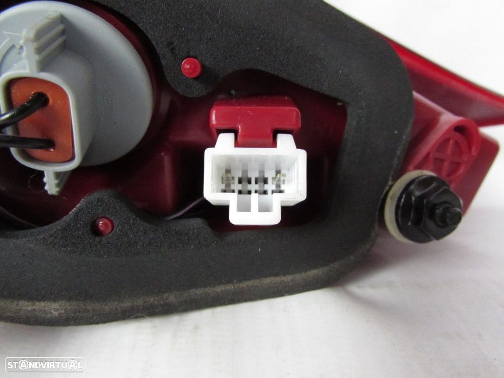 Farolim da mala Esquerdo/Trás Usado / Original HYUNDAI i20 (BC3) 92403-Q0000 - 3