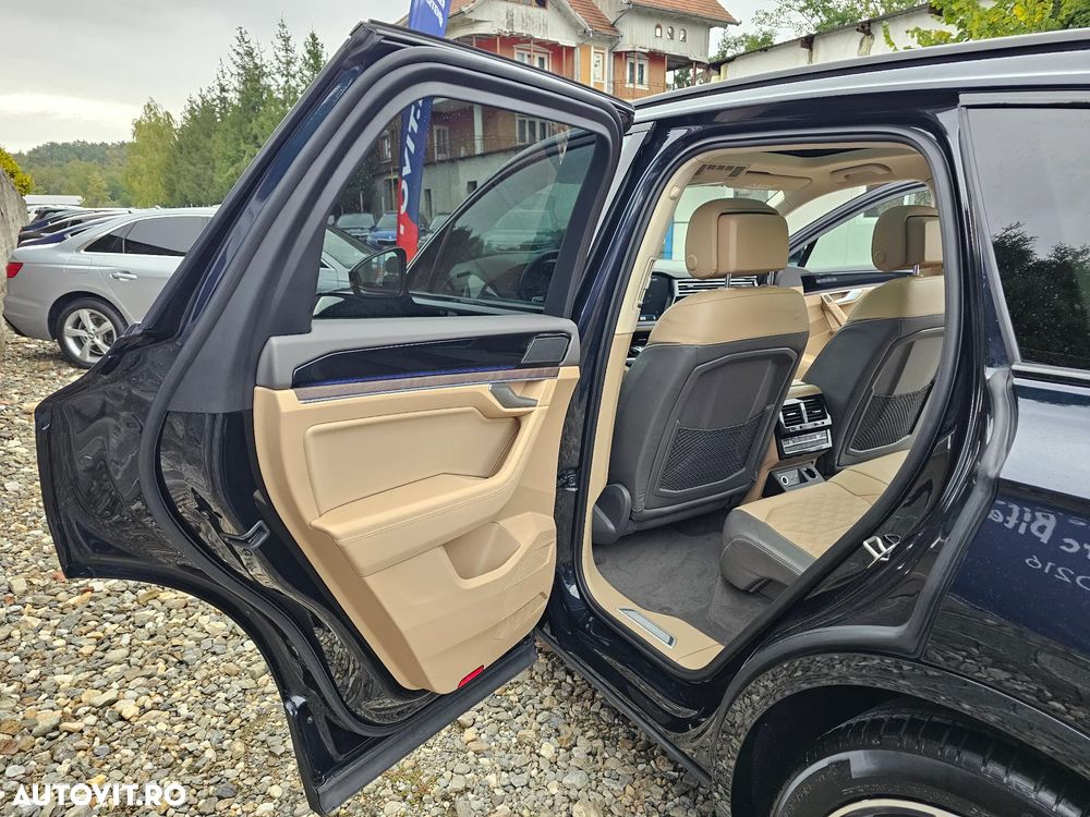 Volkswagen Touareg V6 TDI 4MOTION R-Line - 23
