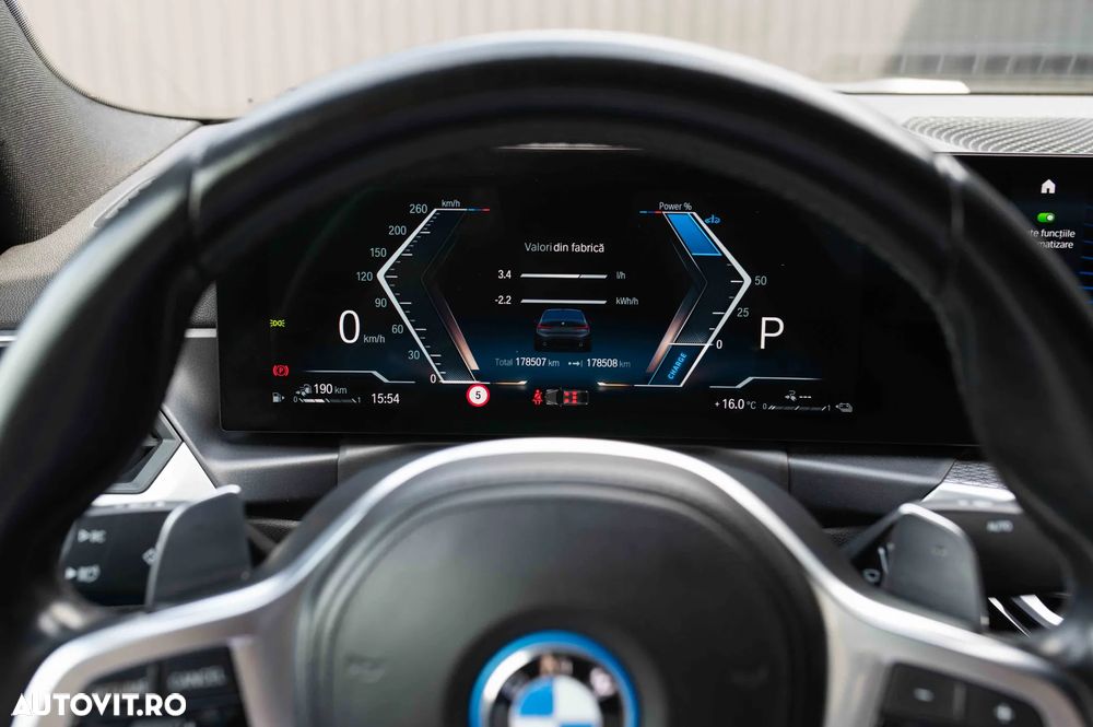 BMW Seria 3 330e Aut. M Sport - 16