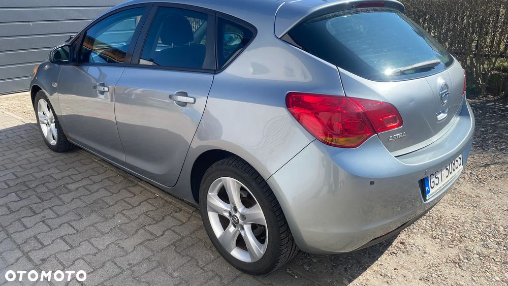 Opel Astra 1.6 - 11