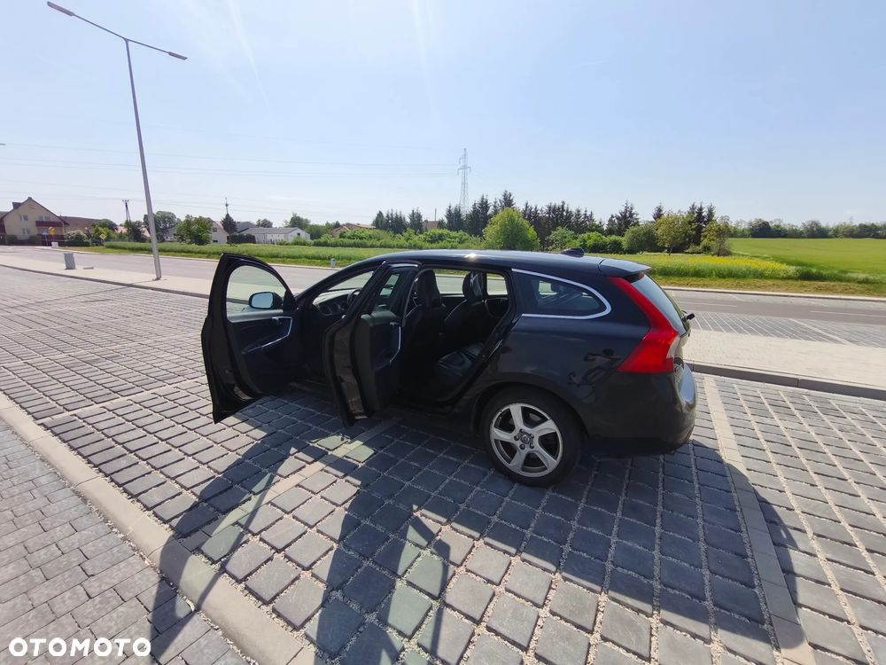 Volvo V60 D3 Summum - 14