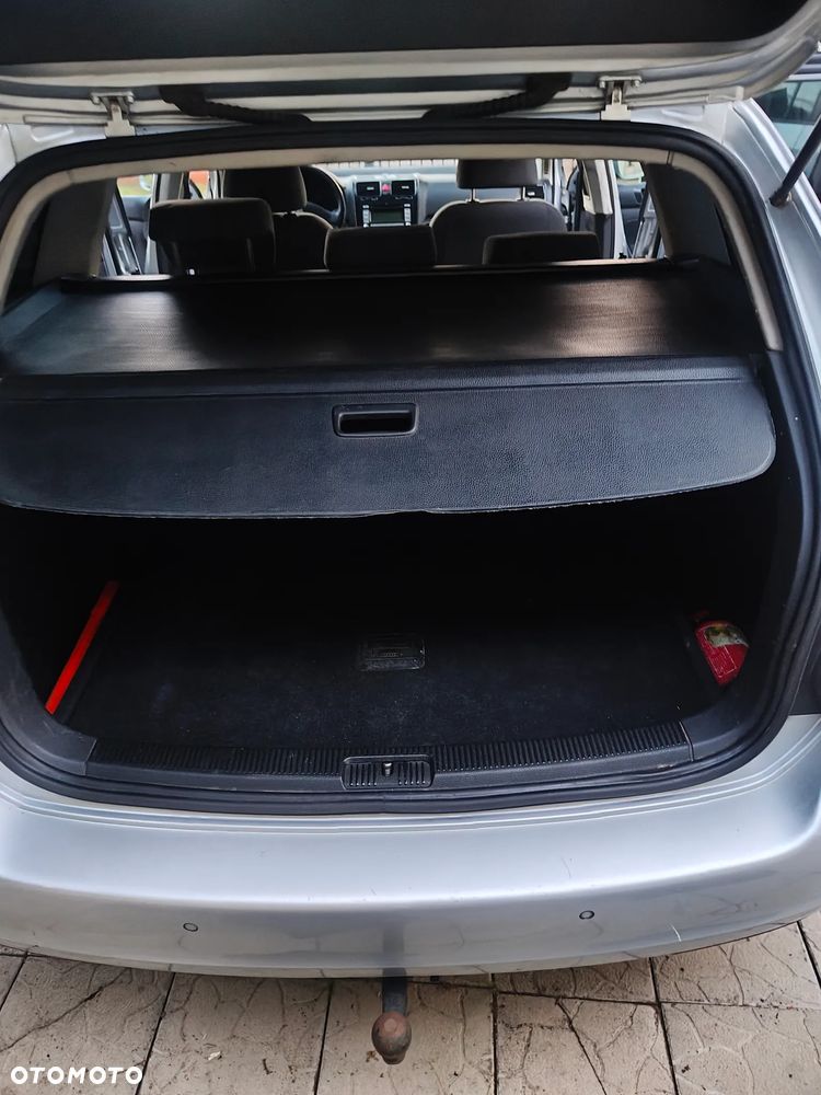 Volkswagen Golf 1.9 TDI DPF Comfortline - 10