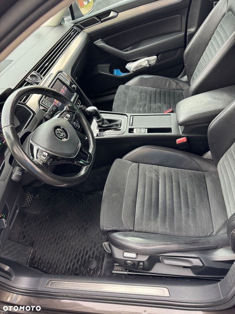 Volkswagen Passat 2.0 TDI BMT 4Mot Highline DSG - 24