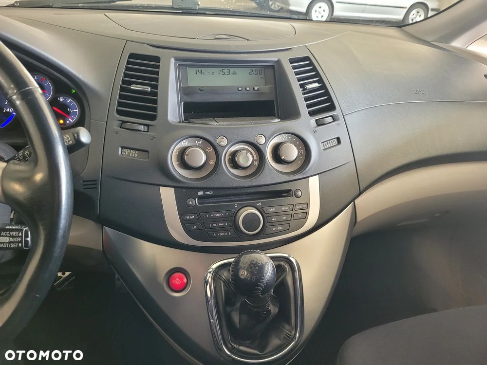 Mitsubishi Grandis 2.0 DI-D 7-Sitzer 30 Jahre - 17