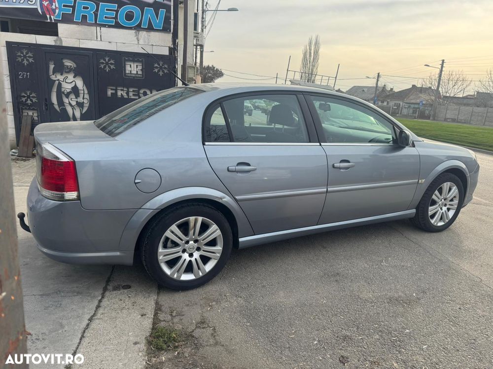 Opel Vectra 1.9 CDTI Essentia - 2