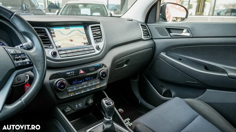 Hyundai Tucson 2.0 CRDI 2WD Style - 12