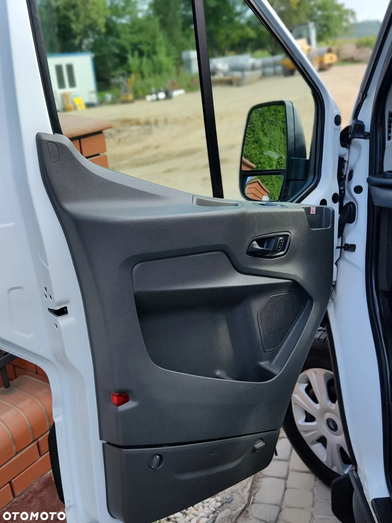 Ford Transit - 25