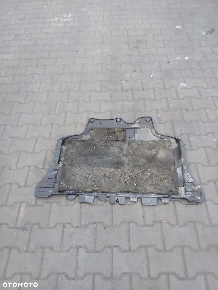 VW Passat b8 Golf 7 Osłona silnika 5Q0825235 - 2