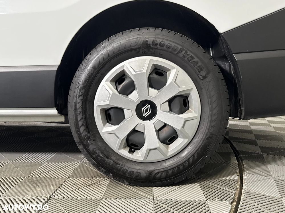 Renault Trafic - 15