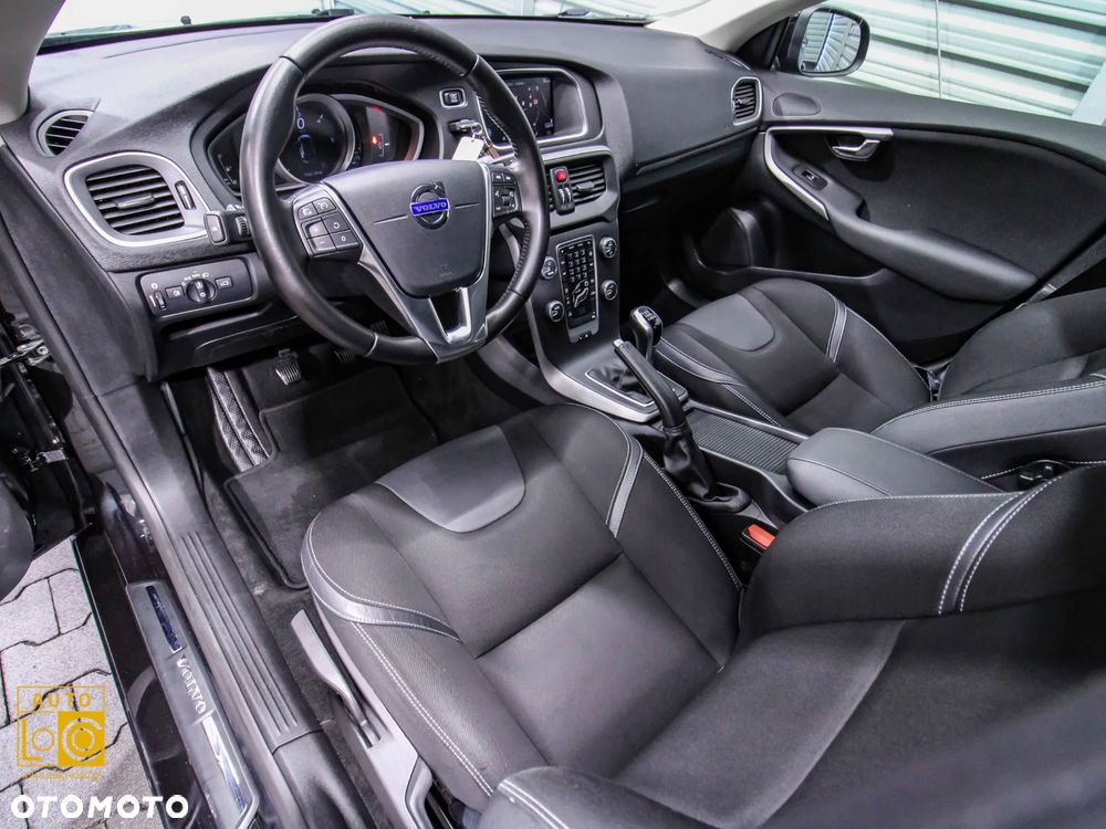Volvo V40 D2 Momentum - 17