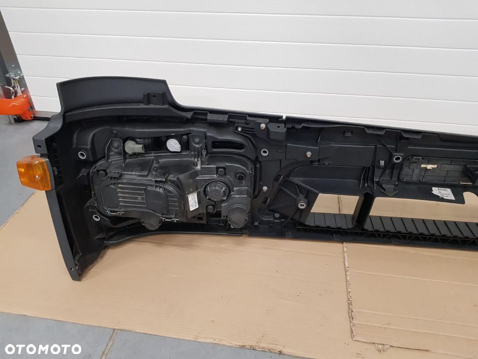 Zderzak Mercedes Atego - 7