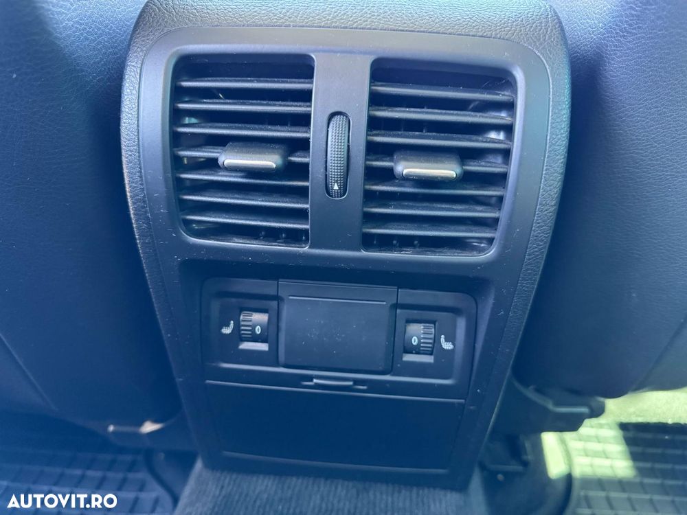Volkswagen Passat CC - 11