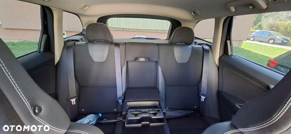 Volvo XC 60 D5 AWD Momentum - 14