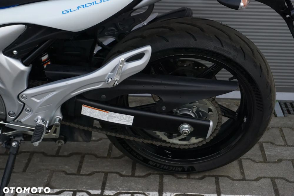 Suzuki Gladius - 20