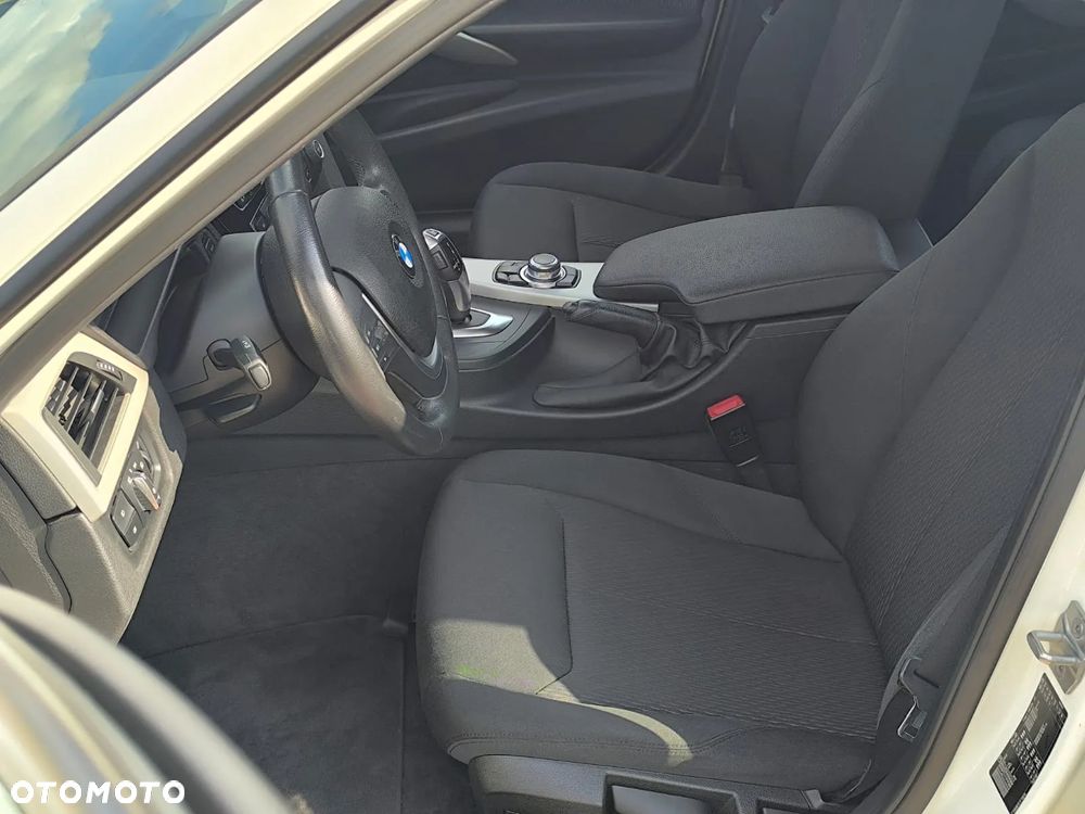 BMW Seria 3 - 10