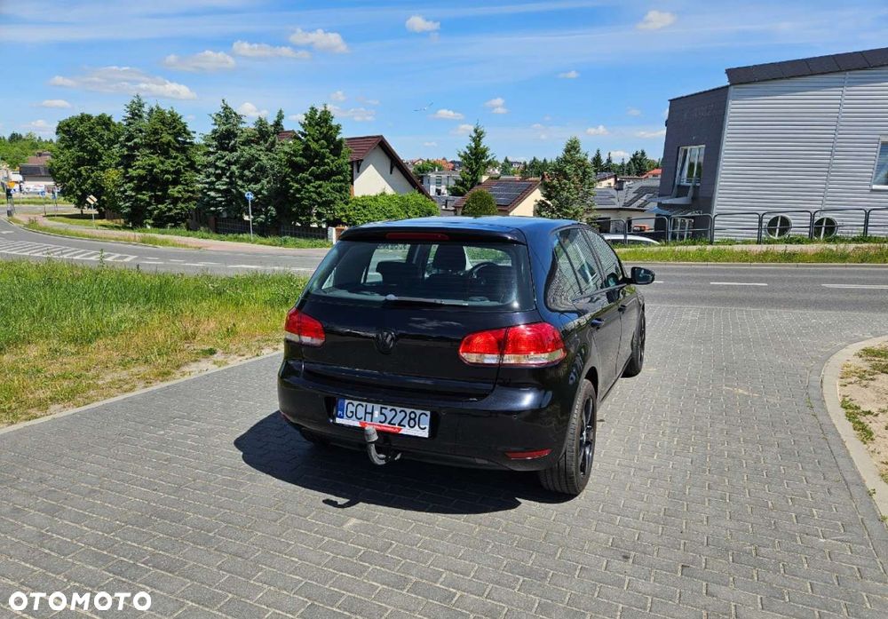 Volkswagen Golf - 6
