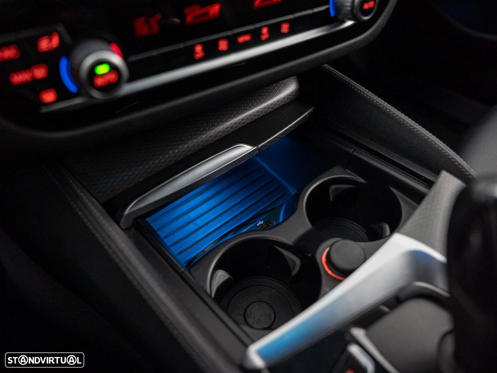 BMW 520 e Pack M - 29