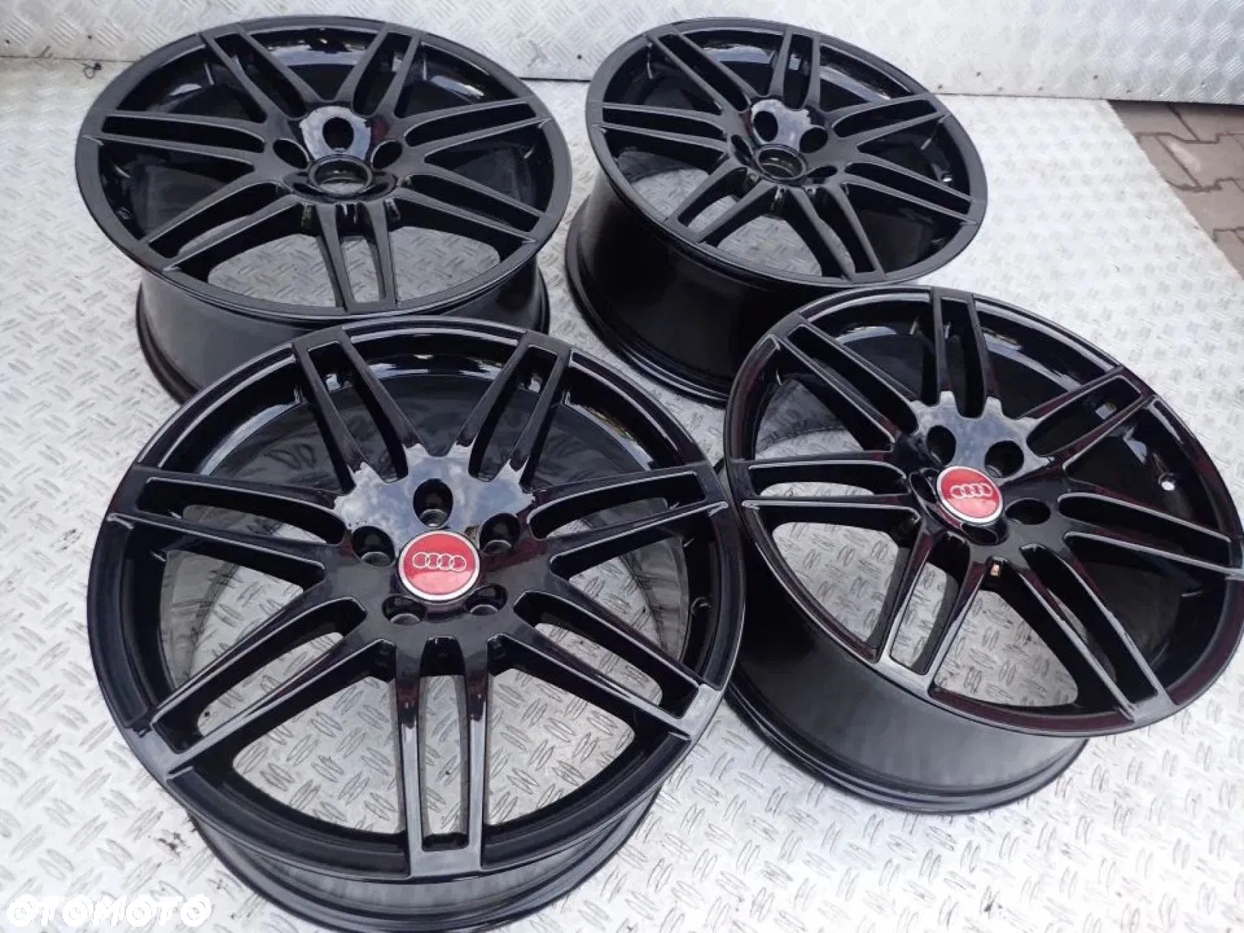 FELGI ALUMINIOWE AUDI A6 19 CALI 4F0601025BA 8.5X19 ET48 CZARNY POŁYSK RADOM - 3