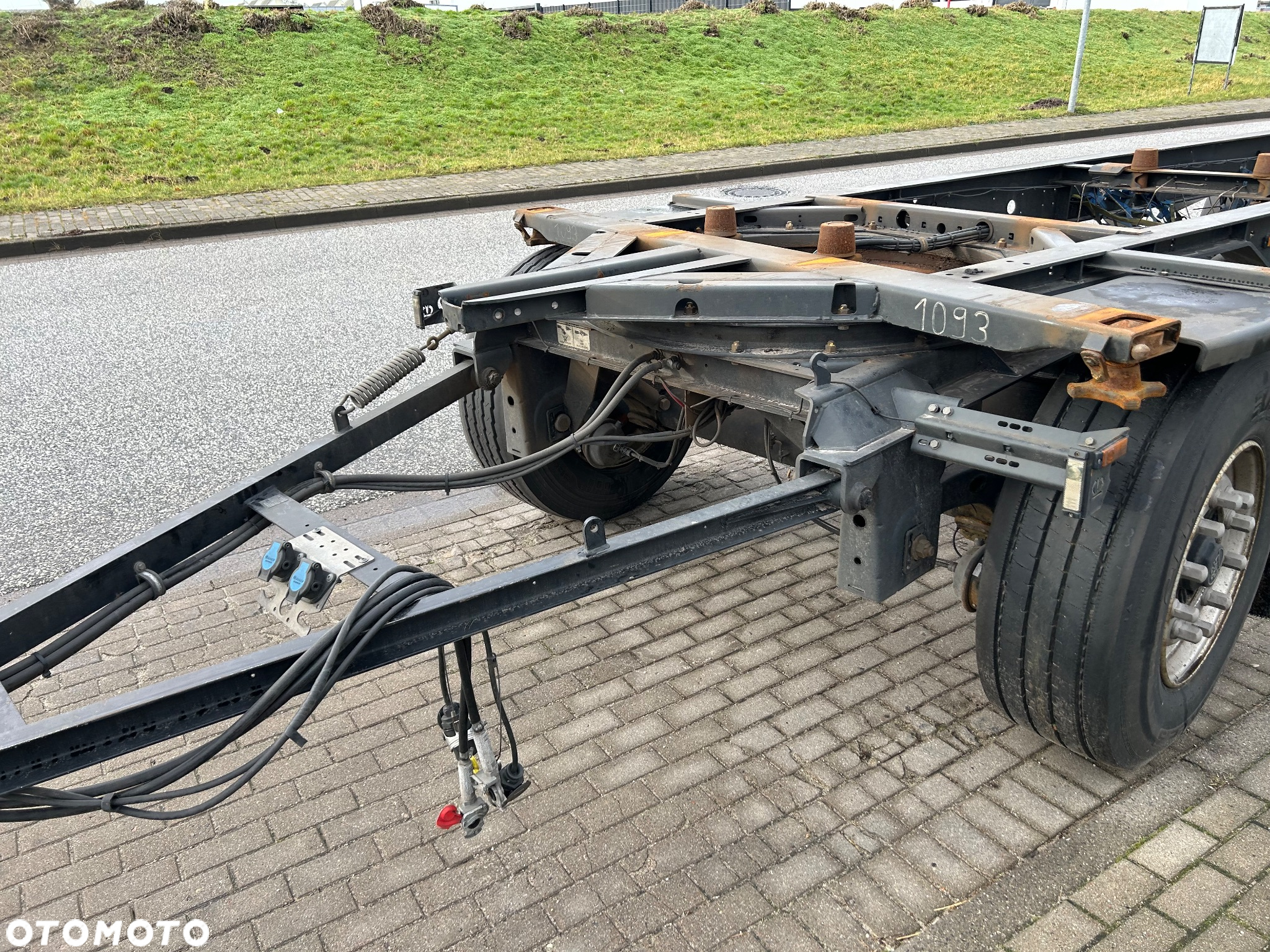 Krone BDF z Niemiec ładne opony stan BDB pod kontener podkontenerowa dyszel - 10