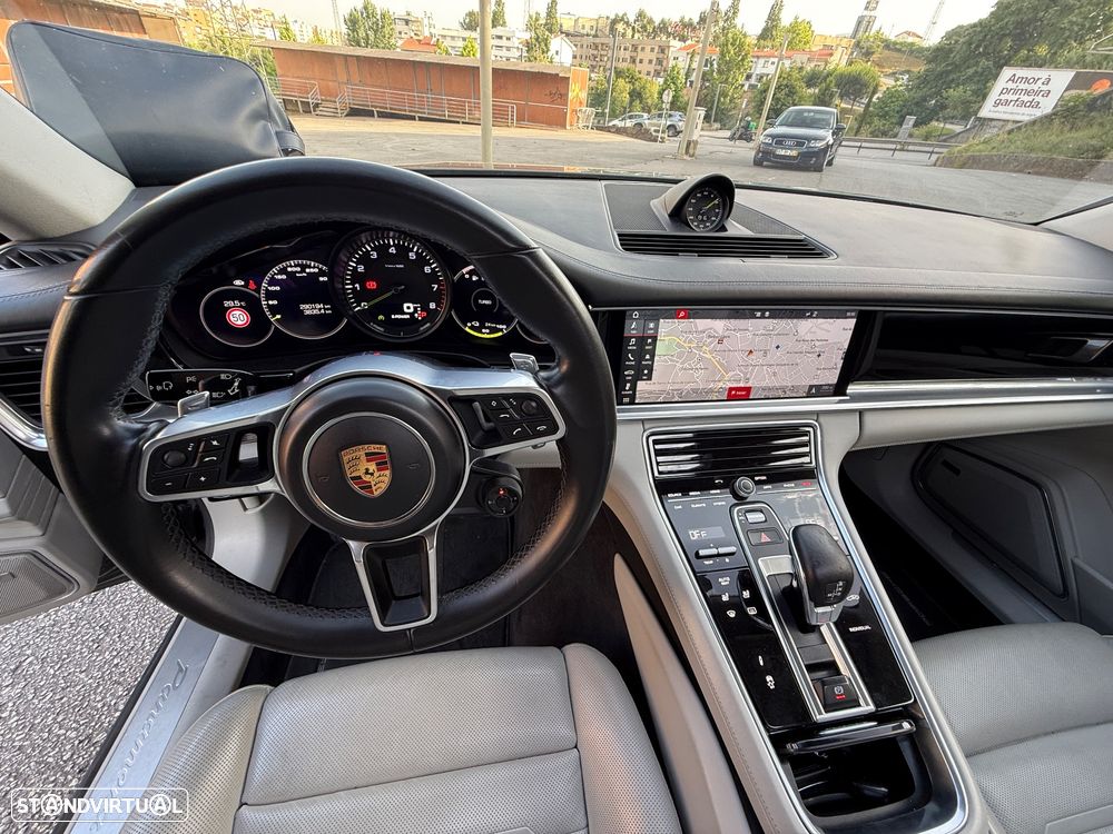 Porsche Panamera - 34