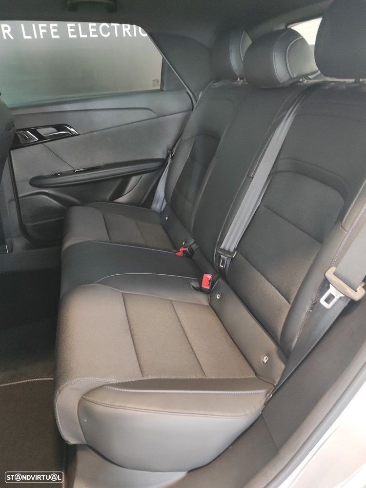 MG MG4 64 kWh Luxury - 9