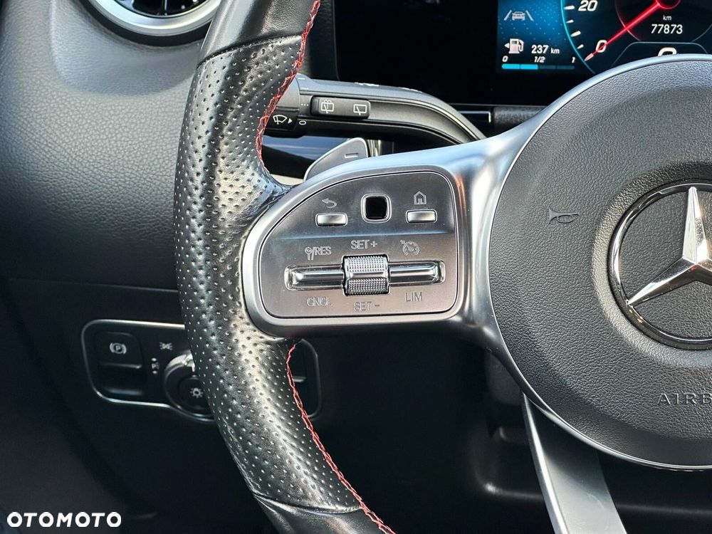 Mercedes-Benz GLA - 10