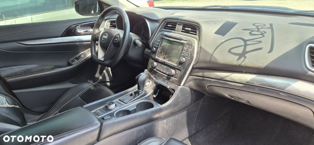 Nissan Maxima - 10