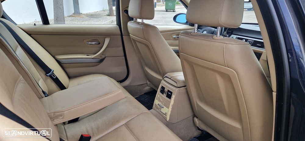 BMW 320 d Exclusive - 8