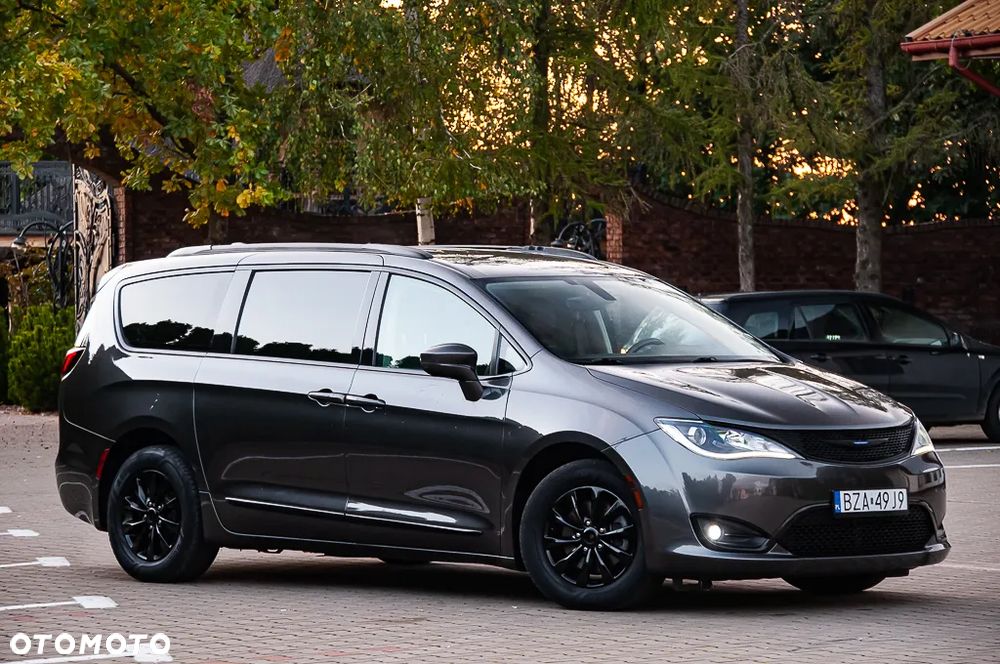 Chrysler Pacifica - 6