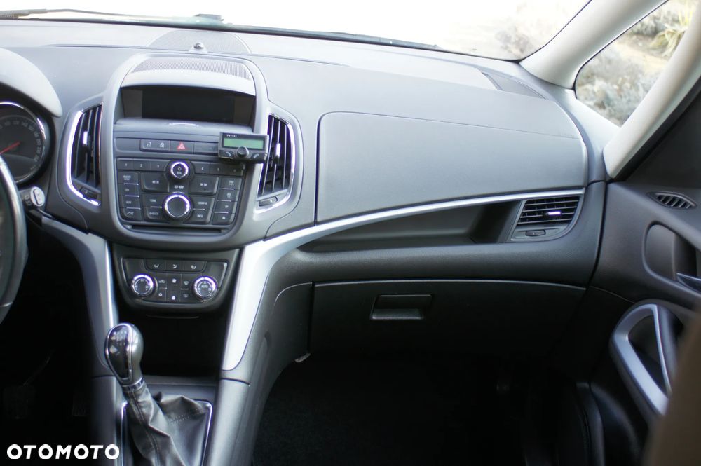 Opel Zafira Tourer 1.4 Turbo Sport - 25