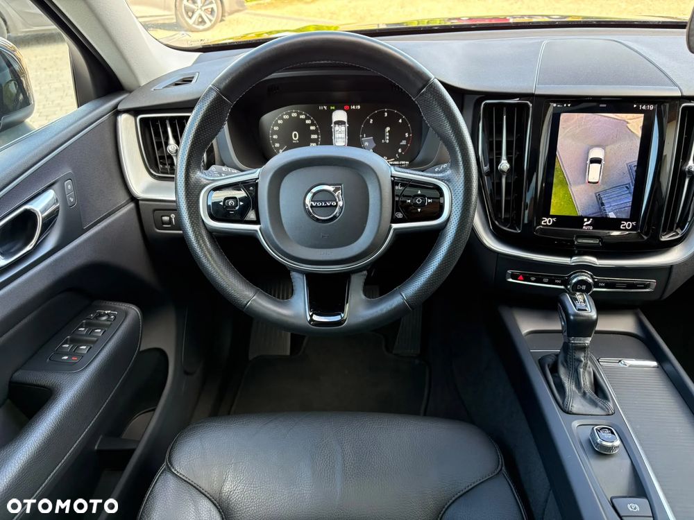 Volvo XC 60 D5 AWD Momentum - 9