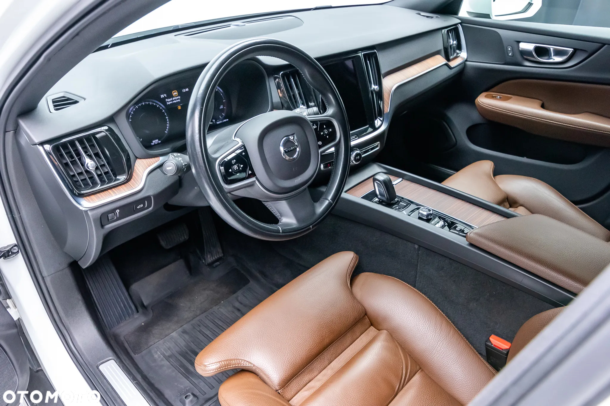 Volvo V60 Cross Country - 11
