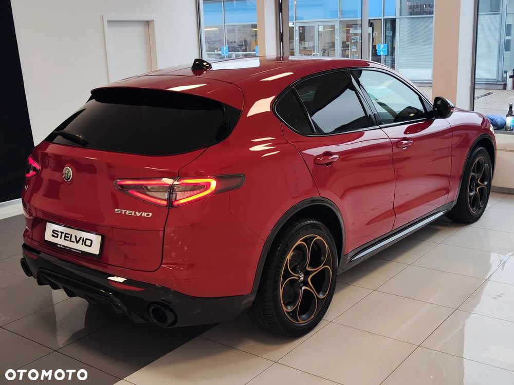 Alfa Romeo Stelvio 2.0 Turbo Intensa Q4 - 4