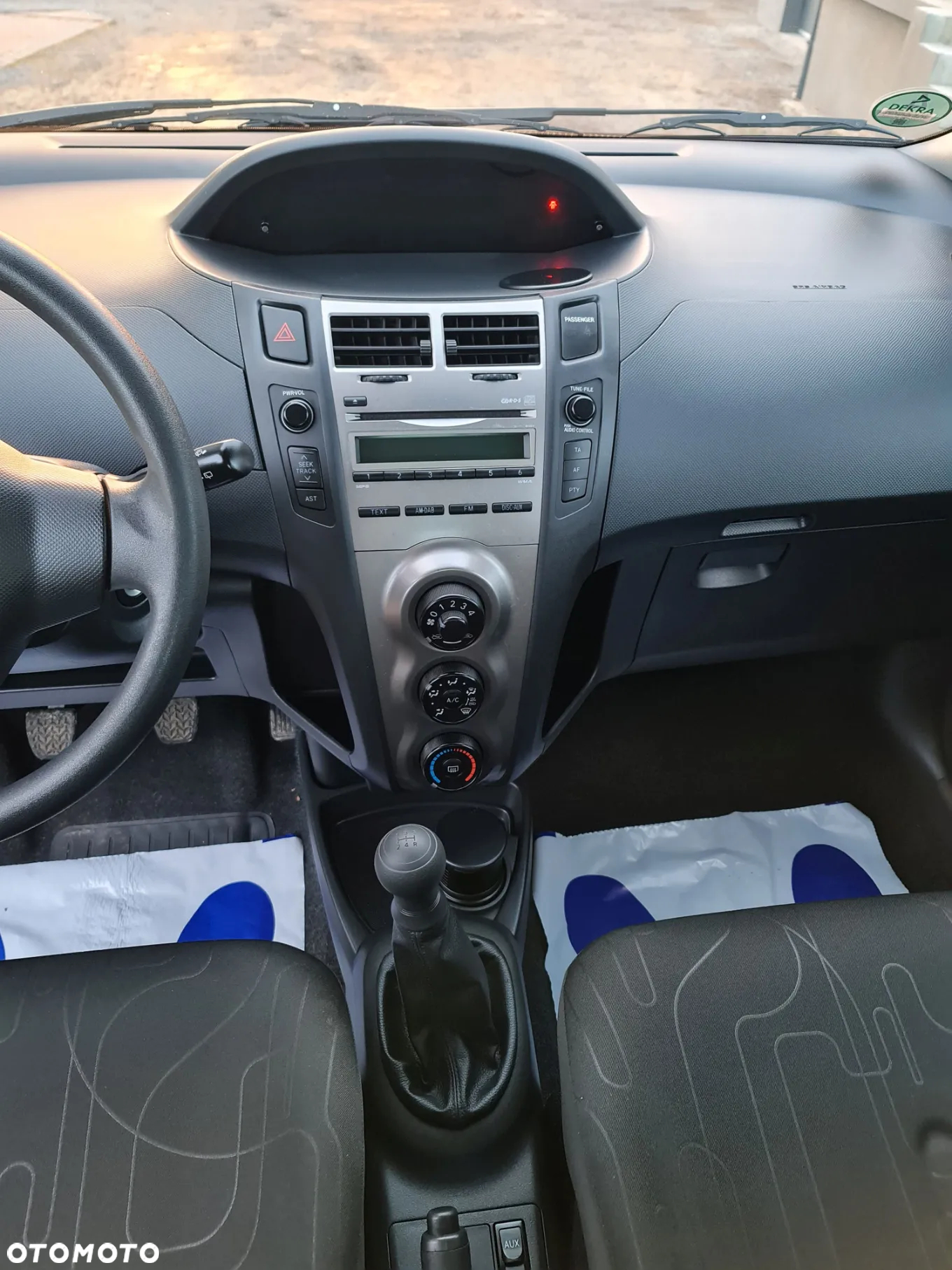 Toyota Yaris - 10